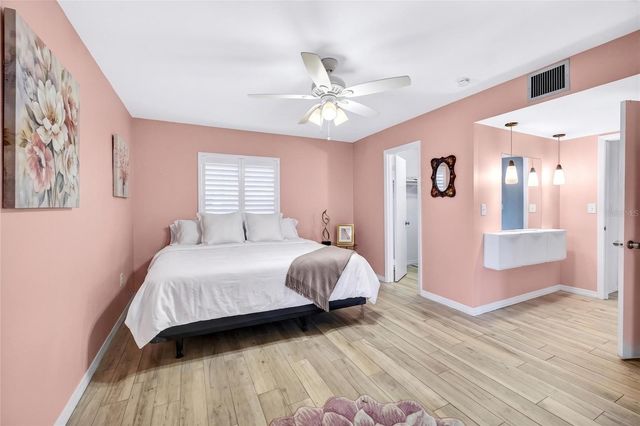 827 OAKMONT AVENUE, Sun City Center, FL 33573