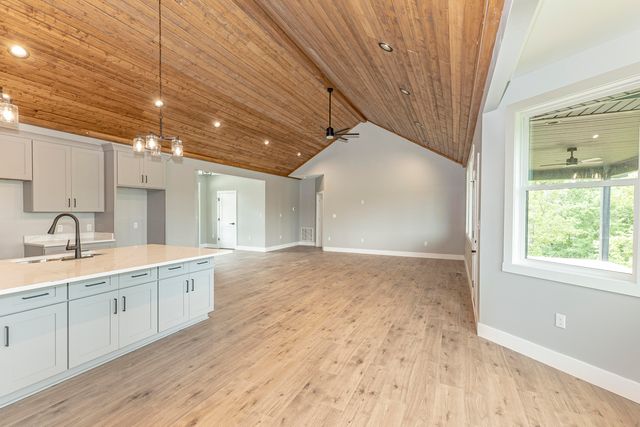 554 Colson Drive, Bronston, KY 42518