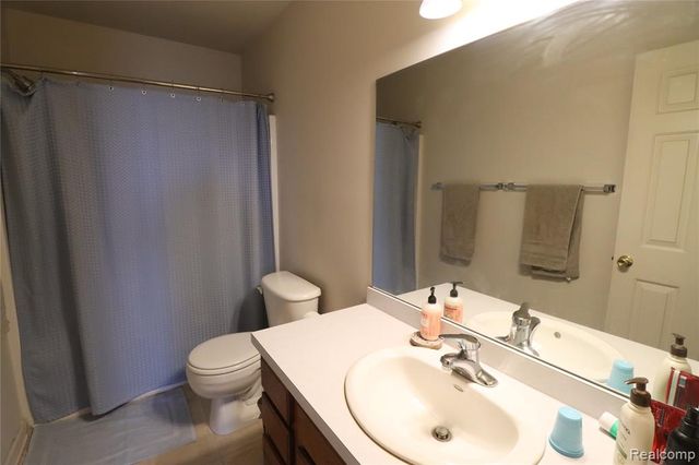 8376 Oak Ridge Drive, Goodrich, MI 48438