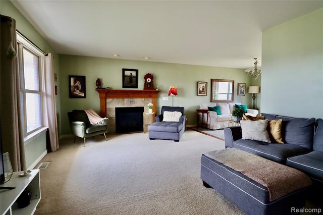 8376 Oak Ridge Drive, Goodrich, MI 48438