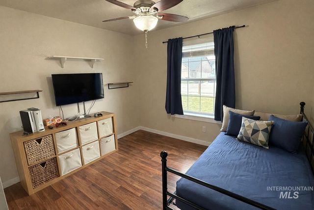 950 N Pine Brook Way, Star, ID 83669