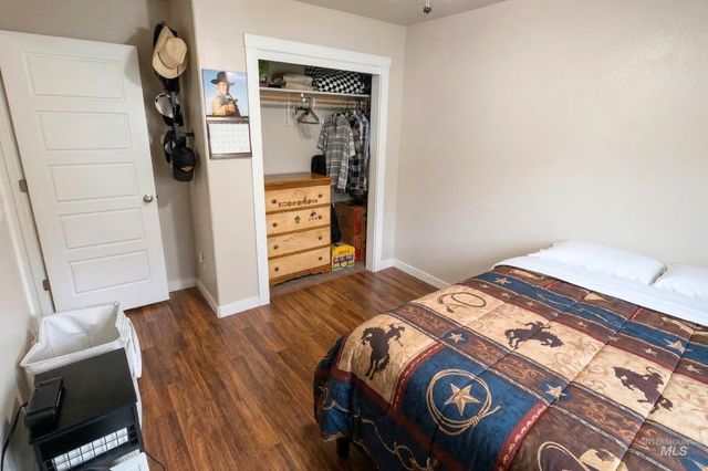 950 N Pine Brook Way, Star, ID 83669