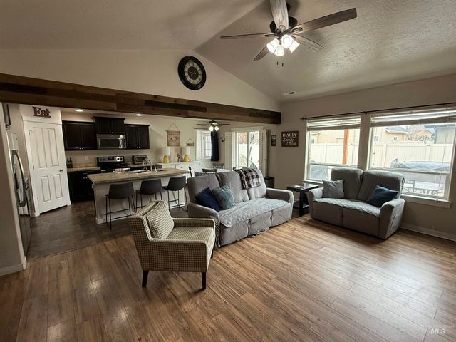 950 N Pine Brook Way, Star, ID 83669