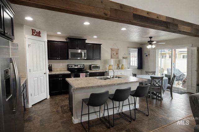 950 N Pine Brook Way, Star, ID 83669