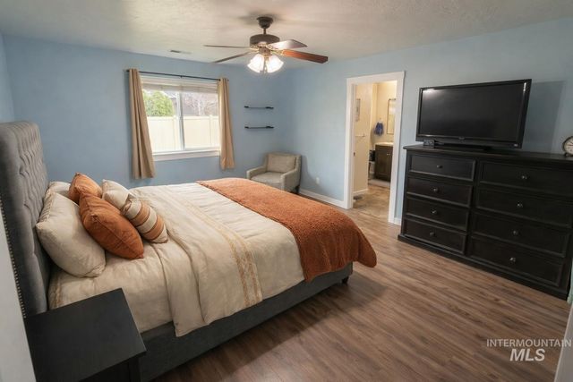 950 N Pine Brook Way, Star, ID 83669