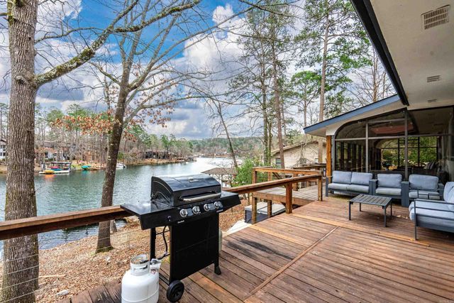 9 Madrid Way, Hot Springs Village, AR 71909