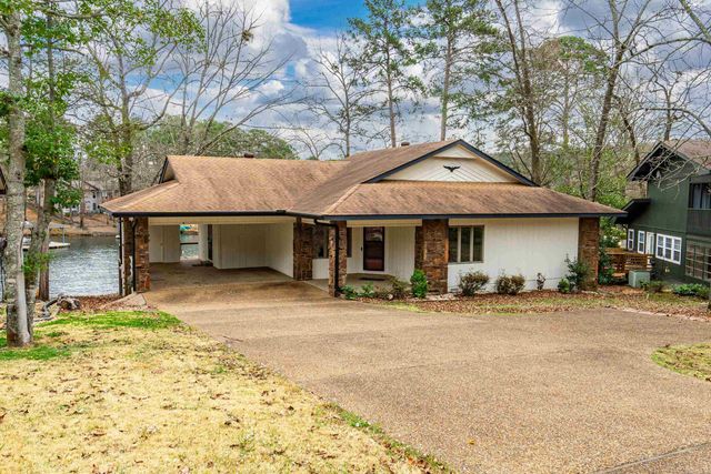 9 Madrid Way, Hot Springs Village, AR 71909