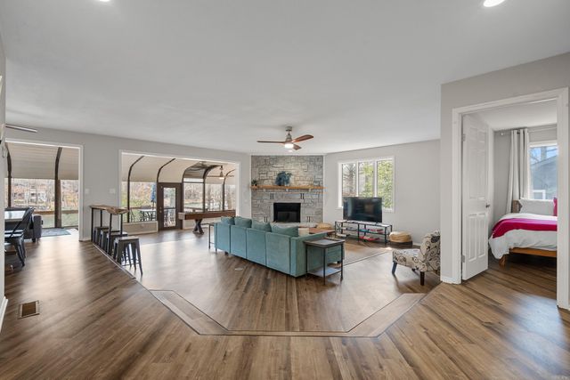 9 Madrid Way, Hot Springs Village, AR 71909