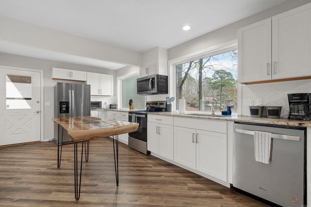 9 Madrid Way, Hot Springs Village, AR 71909