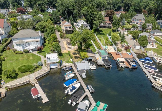 68 W Lake Boulevard, Mahopac, NY 10541