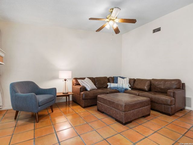 115 BENTWOOD DR, Boerne, TX 78006