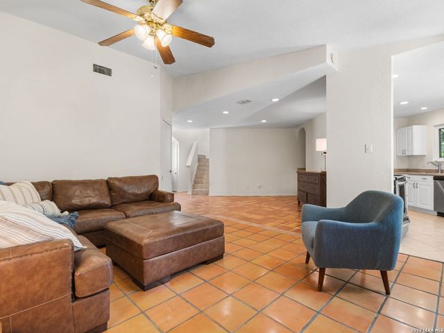 115 BENTWOOD DR, Boerne, TX 78006