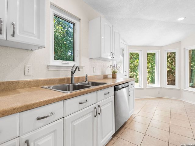 115 BENTWOOD DR, Boerne, TX 78006