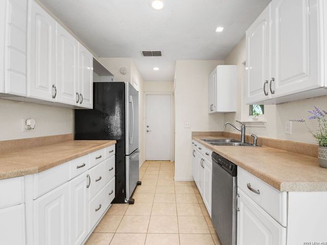 115 BENTWOOD DR, Boerne, TX 78006