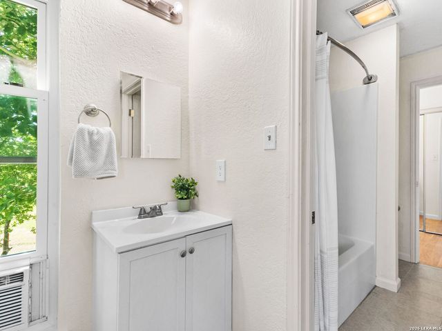 115 BENTWOOD DR, Boerne, TX 78006