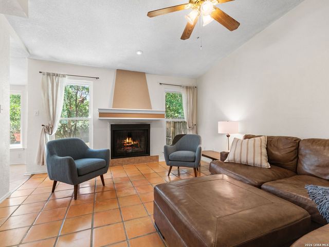 115 BENTWOOD DR, Boerne, TX 78006