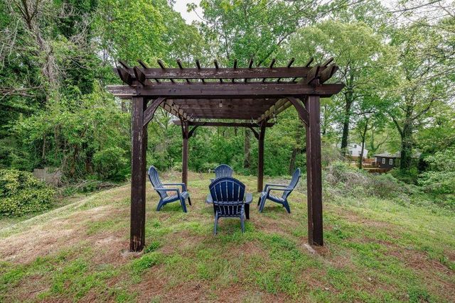 805 Gertrude Place NW, Atlanta, GA 30318