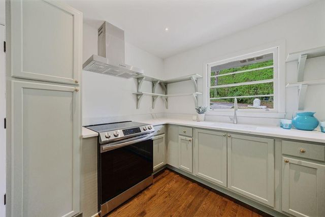 805 Gertrude Place NW, Atlanta, GA 30318