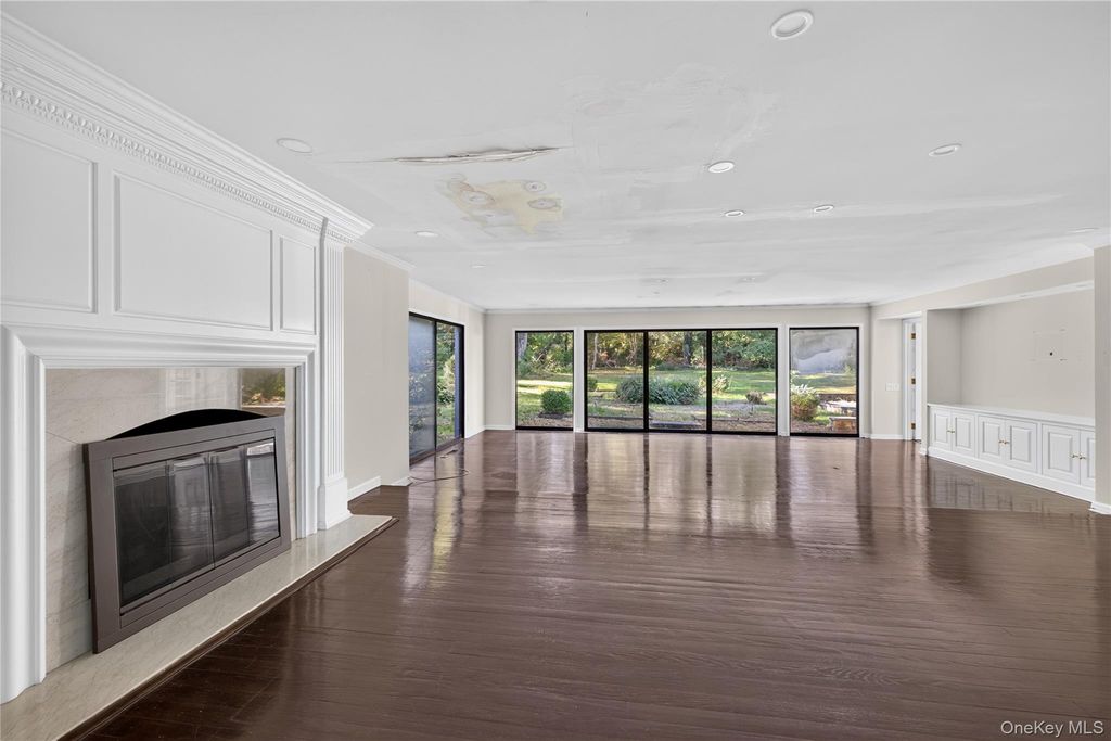 1574 Laurel Hollow Road, Syosset, NY 11791 — photo 4