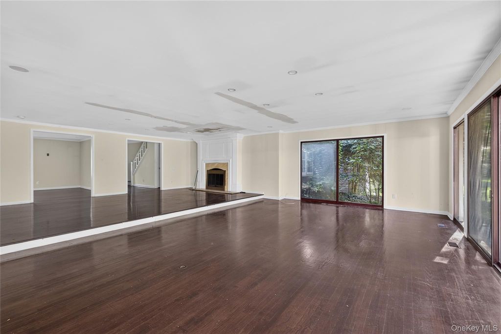 1574 Laurel Hollow Road, Syosset, NY 11791 — photo 5