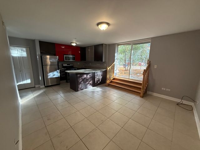 6954 N Greenview Avenue 102, Chicago, IL 60626