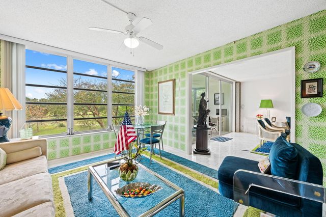 3960 Oaks Clubhouse Drive 304, Pompano Beach, FL 33069