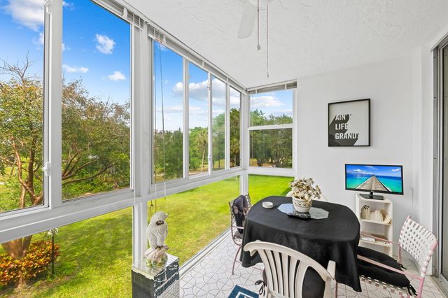 3960 Oaks Clubhouse Drive 304, Pompano Beach, FL 33069