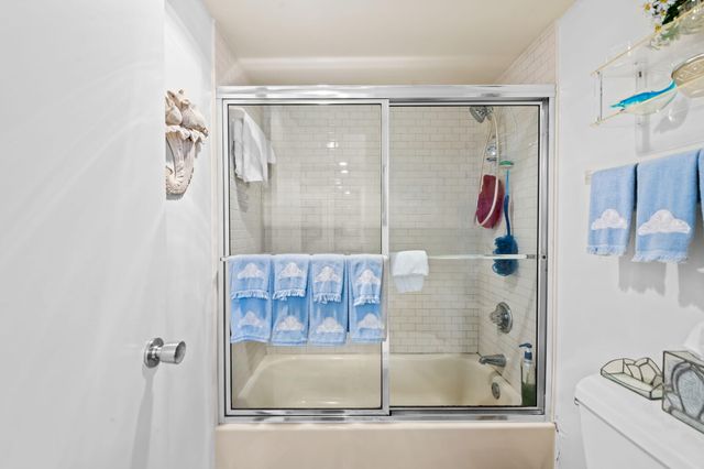 3960 Oaks Clubhouse Drive 304, Pompano Beach, FL 33069