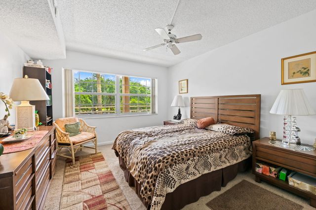 3960 Oaks Clubhouse Drive 304, Pompano Beach, FL 33069