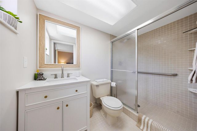 5250 Las Verdes Circle 317, Delray Beach, FL 33484