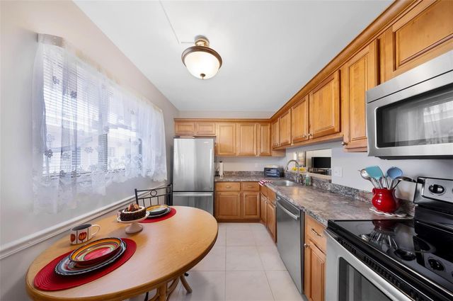 5250 Las Verdes Circle 317, Delray Beach, FL 33484