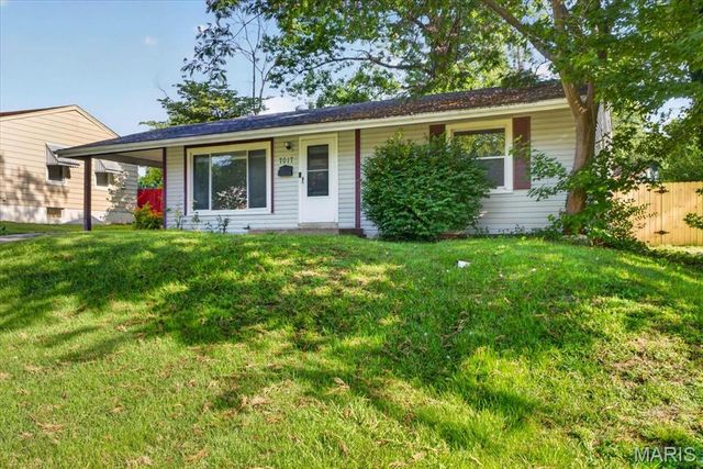 7017 Foxcroft Drive, St Louis, MO 63123