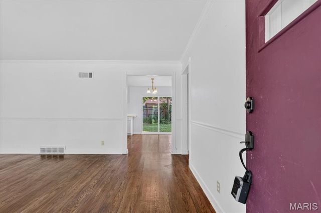 7017 Foxcroft Drive, St Louis, MO 63123