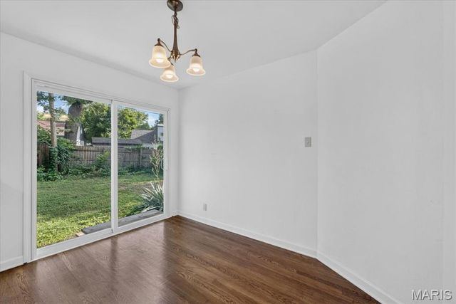 7017 Foxcroft Drive, St Louis, MO 63123