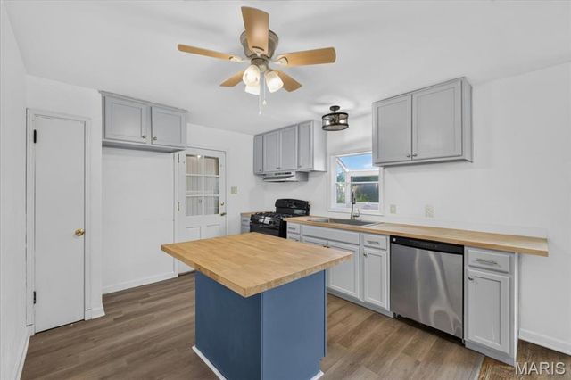 7017 Foxcroft Drive, St Louis, MO 63123