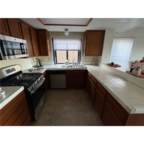 15710 Lake Ridge Road, Lake Elsinore, CA 92530