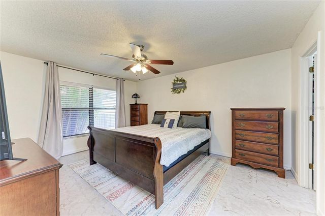 3543 65TH AVENUE CIRCLE E, Sarasota, FL 34243