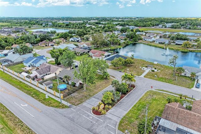 3543 65TH AVENUE CIRCLE E, Sarasota, FL 34243