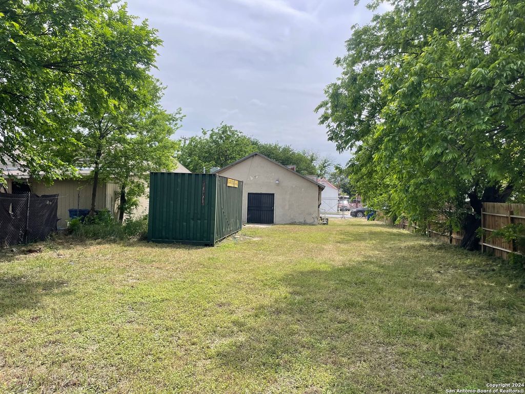 1111 BUENA VISTA ST, San Antonio, TX 78207