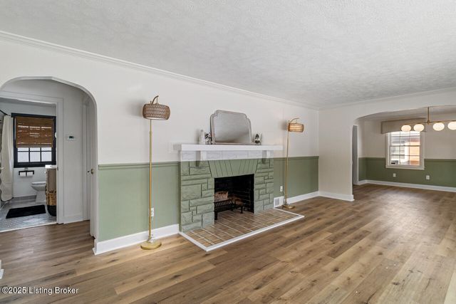 5208 Alpine Way, Louisville, KY 40214