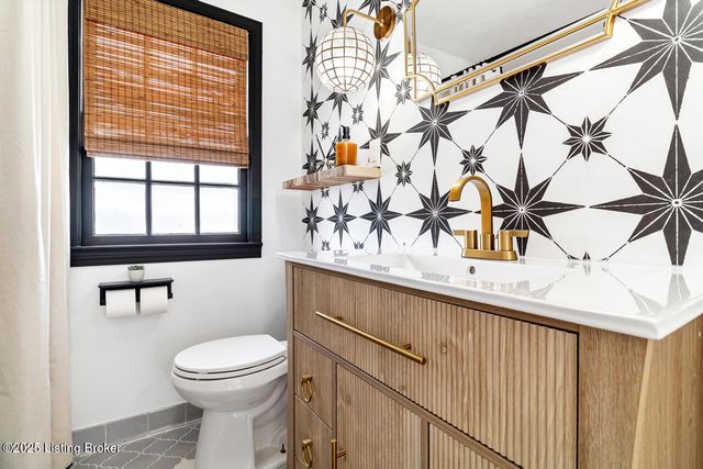 5208 Alpine Way, Louisville, KY 40214