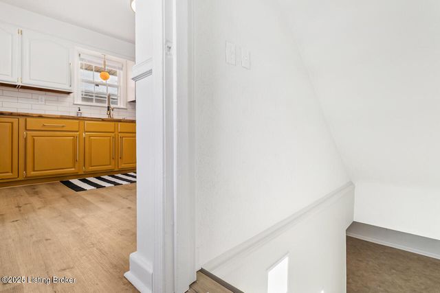 5208 Alpine Way, Louisville, KY 40214