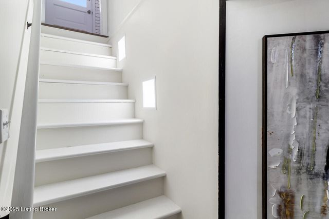 5208 Alpine Way, Louisville, KY 40214