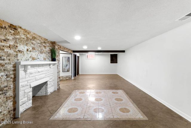 5208 Alpine Way, Louisville, KY 40214