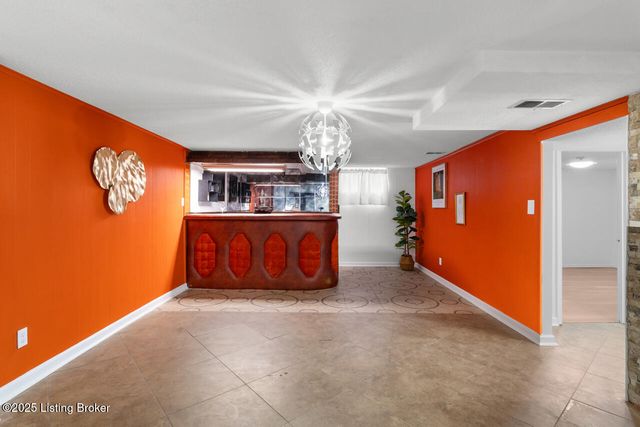 5208 Alpine Way, Louisville, KY 40214