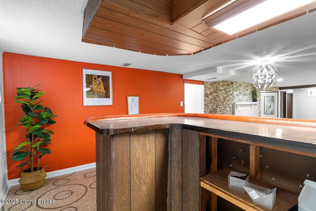 5208 Alpine Way, Louisville, KY 40214