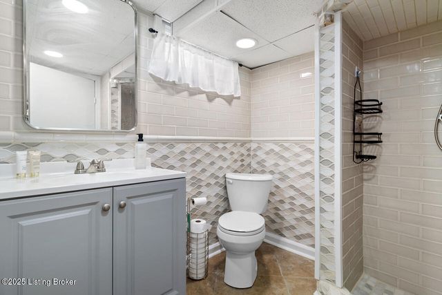 5208 Alpine Way, Louisville, KY 40214