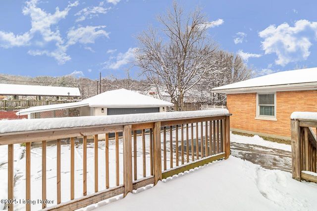 5208 Alpine Way, Louisville, KY 40214