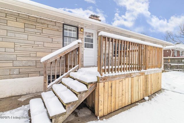 5208 Alpine Way, Louisville, KY 40214