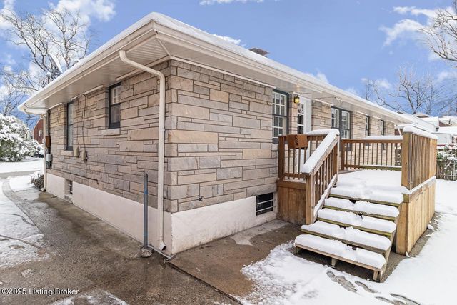 5208 Alpine Way, Louisville, KY 40214